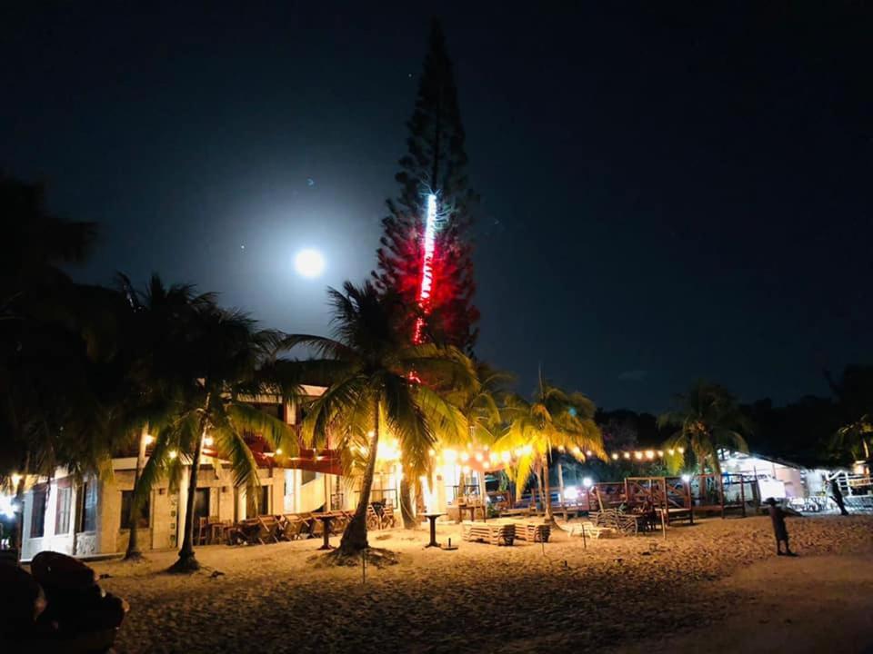 Coconut Tree West Bay Otel Dış mekan fotoğraf